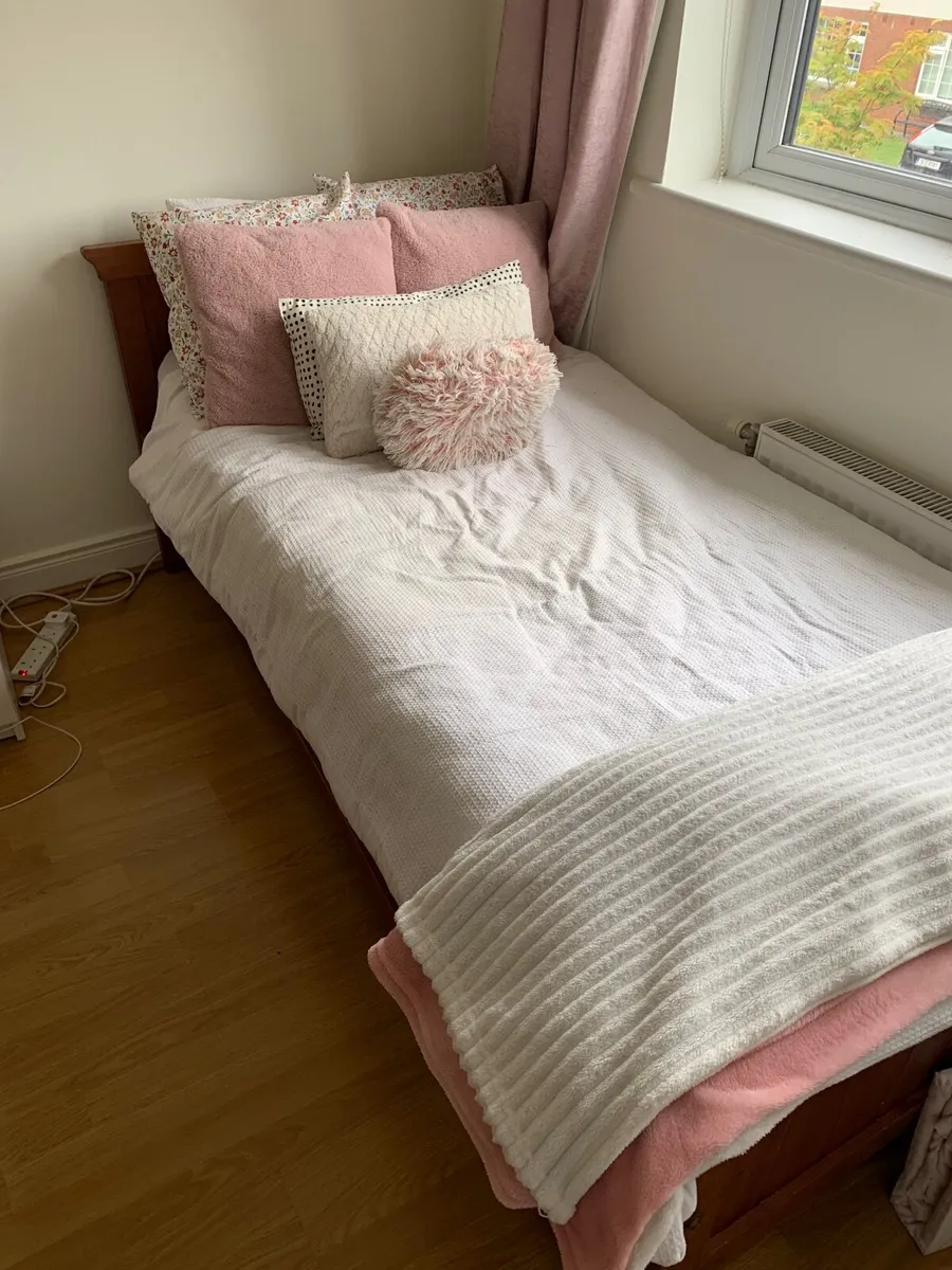 Matching trundle beds - Image 2