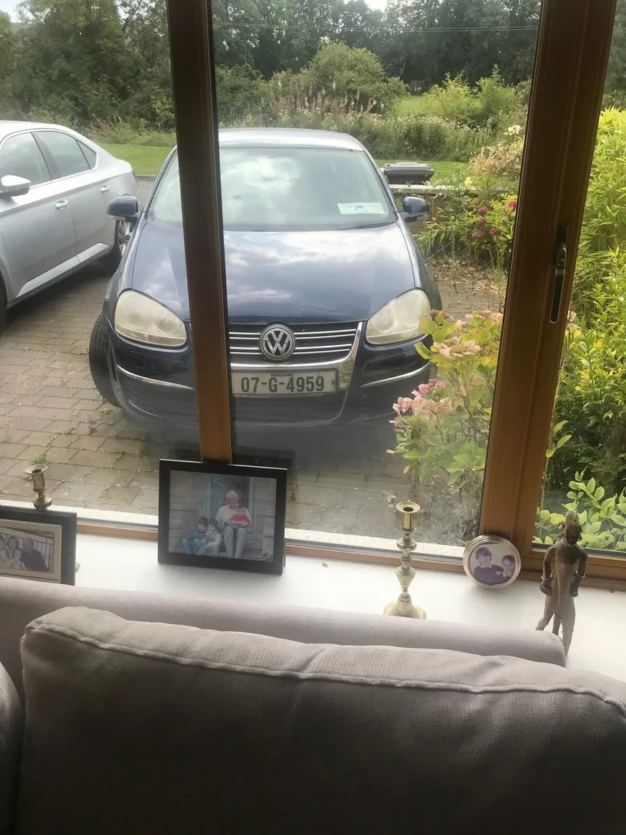 Volkswagen Jetta 2007 - Image 2