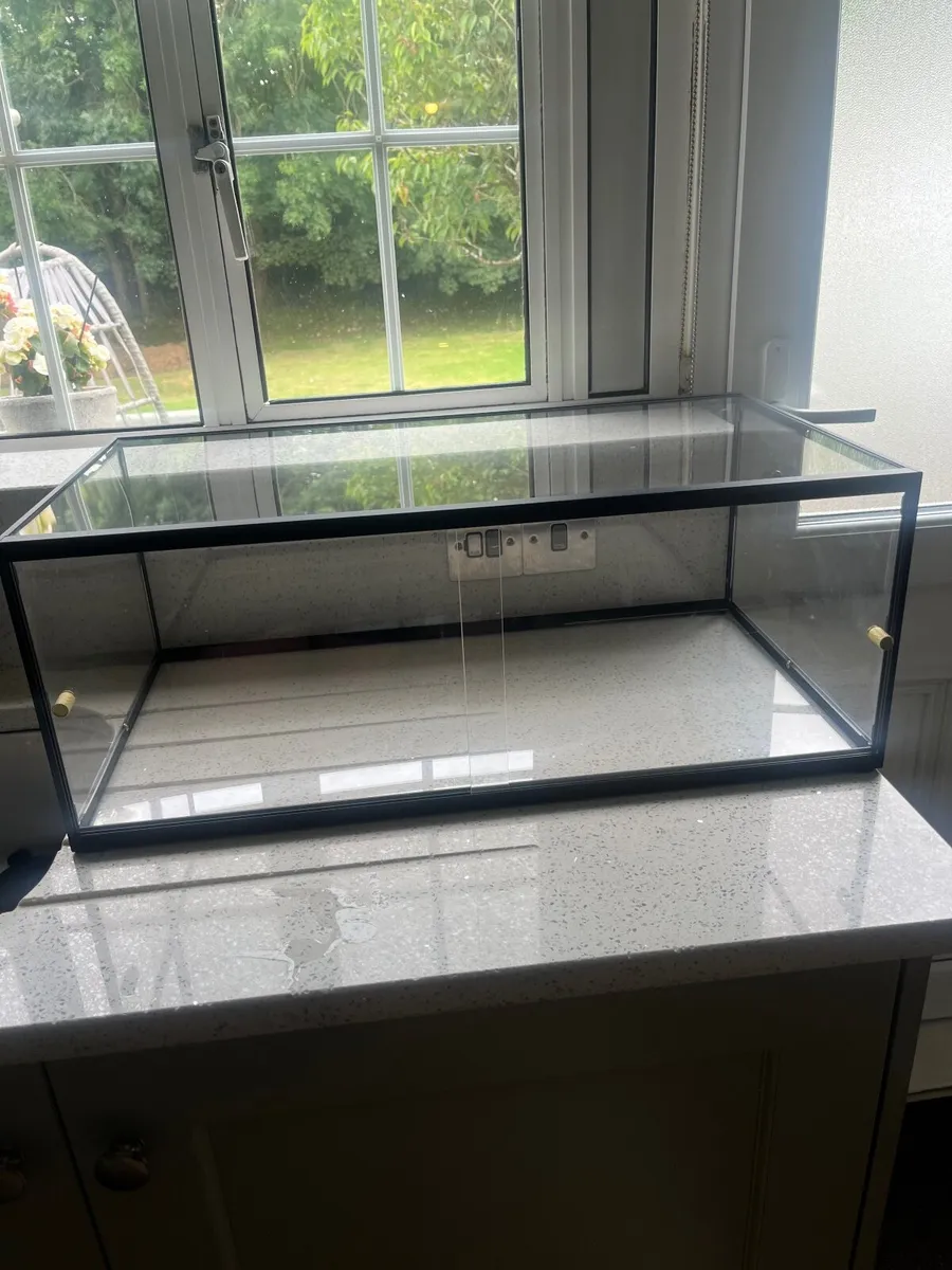 Display unit - Image 1