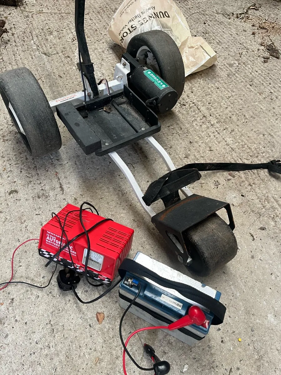 Electric golf trolley - Image 1