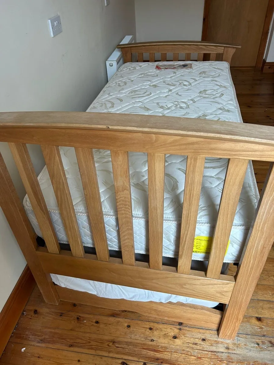 Oak single bed with pull out bed - Image 4