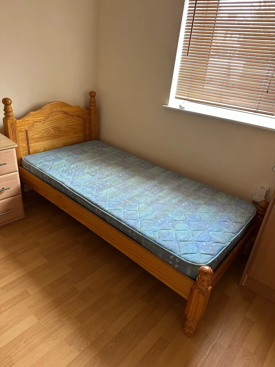 Single bed - Image 1