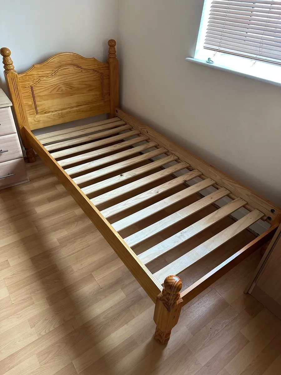 Single bed - Image 2