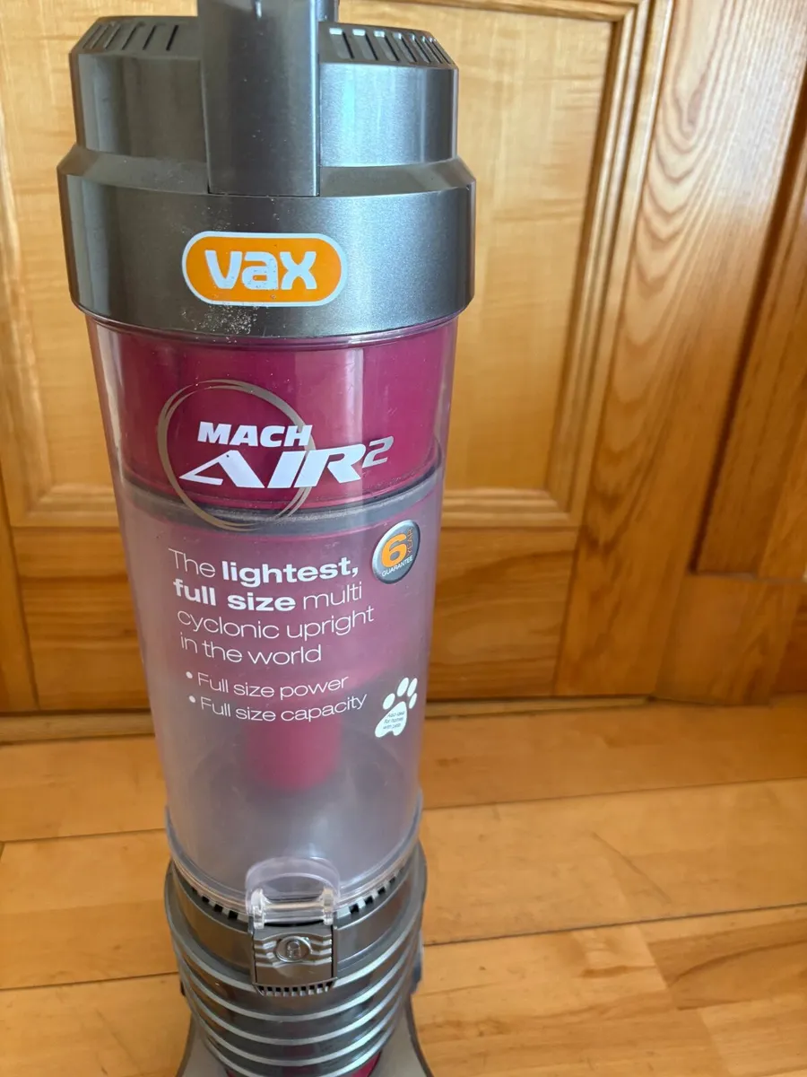 Vacuum cleaner - Image 1