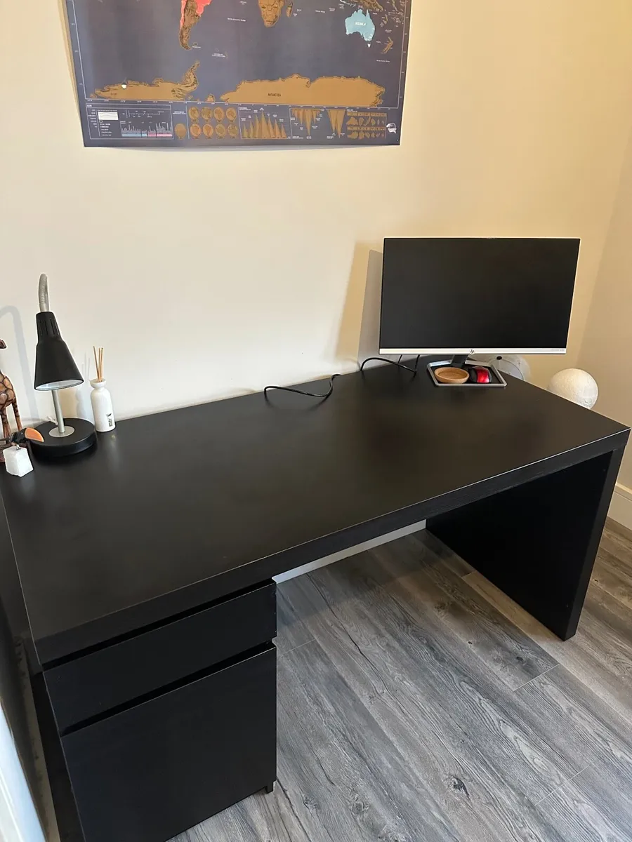 Office Desk - Image 1