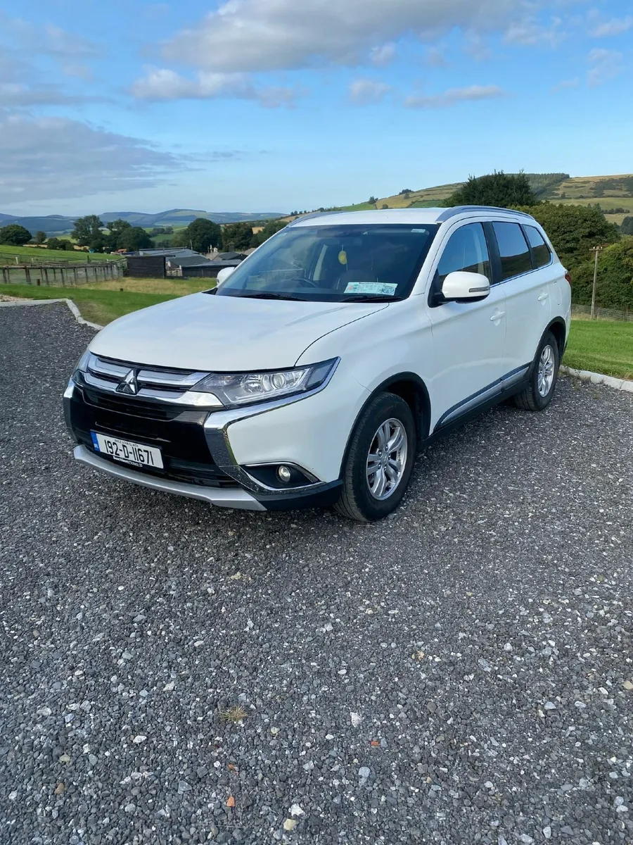 Mitsubishi Outlander 2019 - Image 2