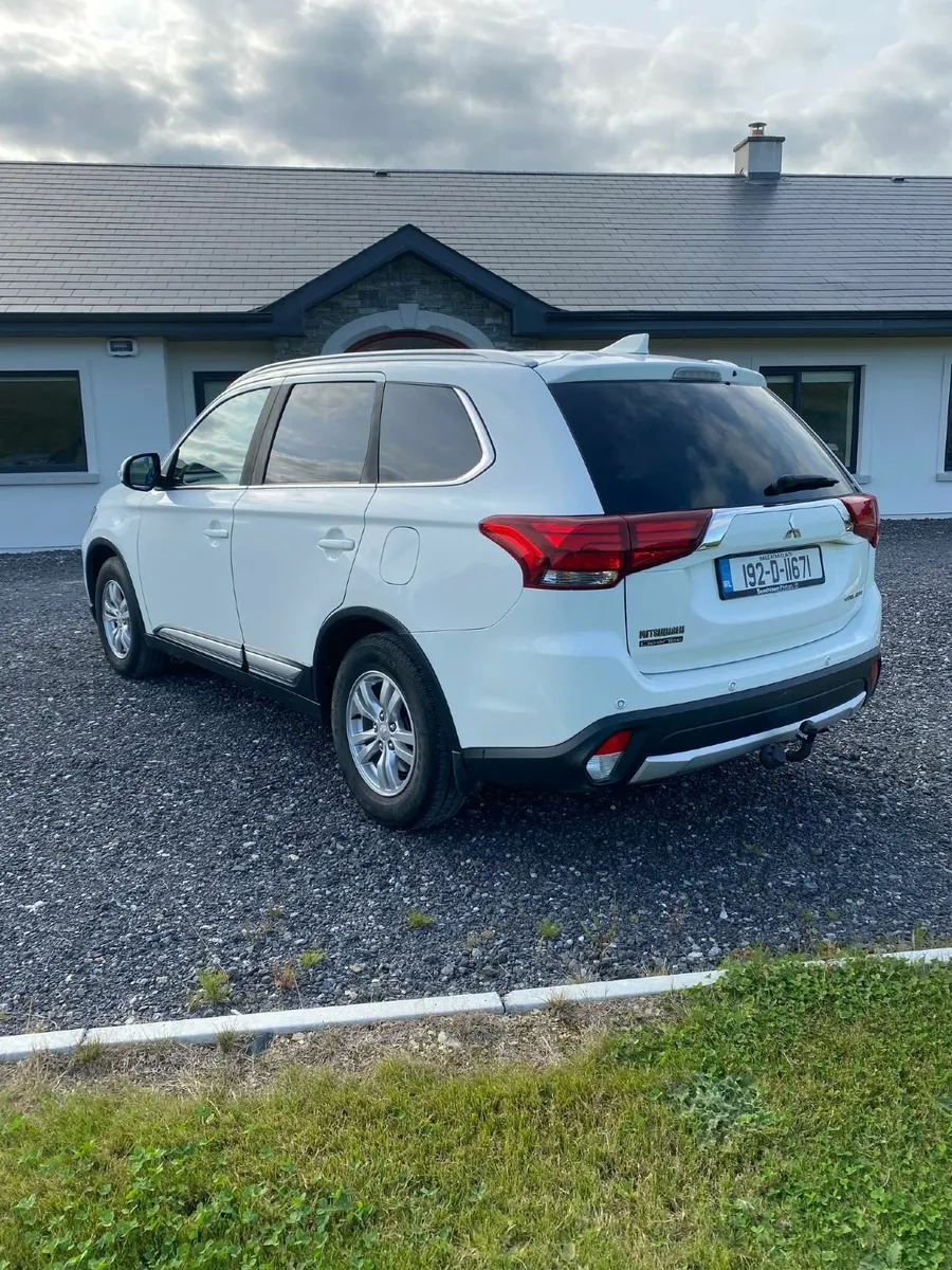 Mitsubishi Outlander 2019 - Image 3