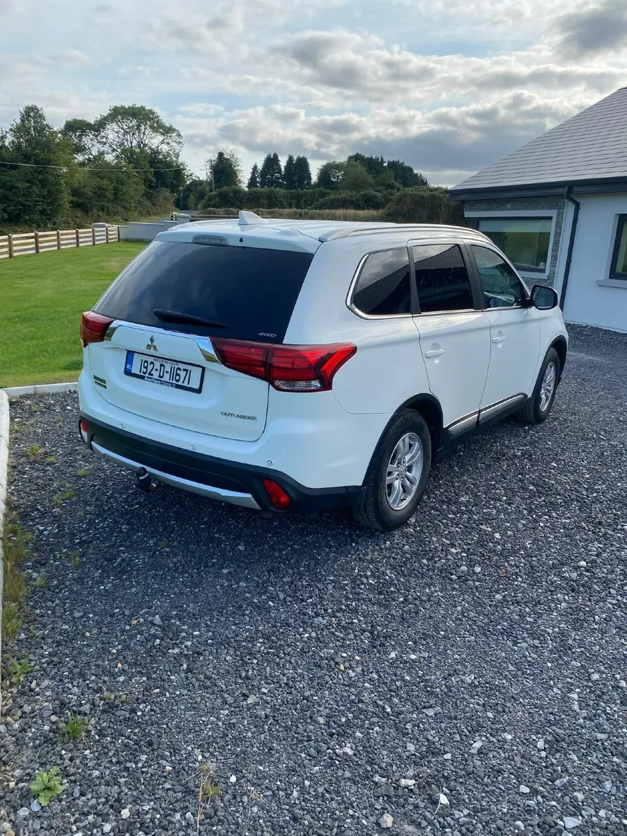 Mitsubishi Outlander 2019 - Image 4