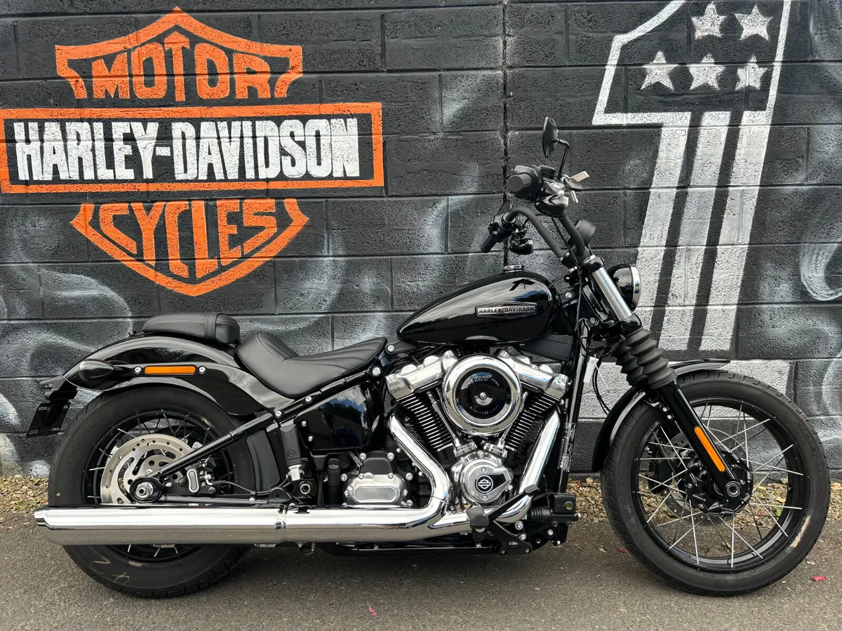 *Ex-Demo* 2025 HARLEY-DAVIDSON Streetbob 117 - Image 1