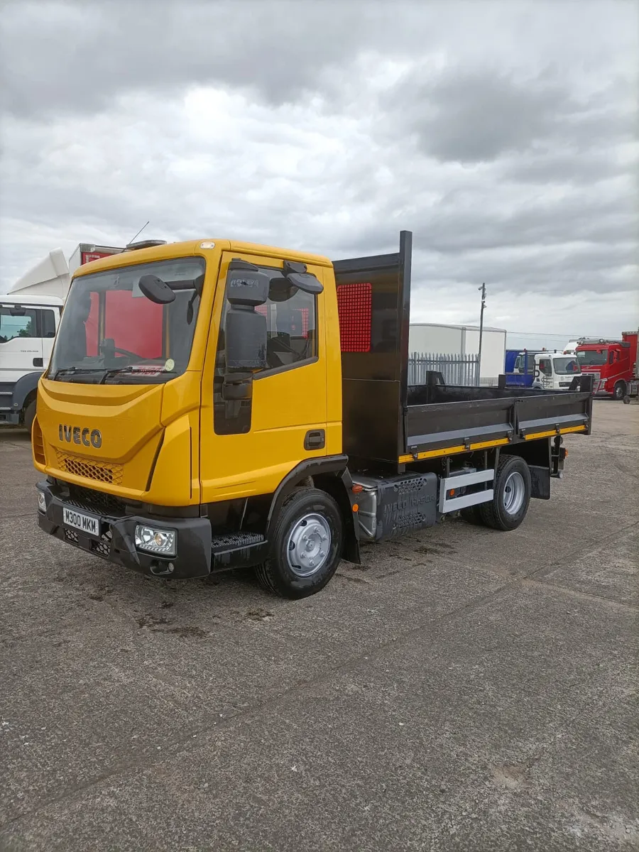 2020 Iveco 7.5 ton Tipper Manual gear box Tested - Image 2