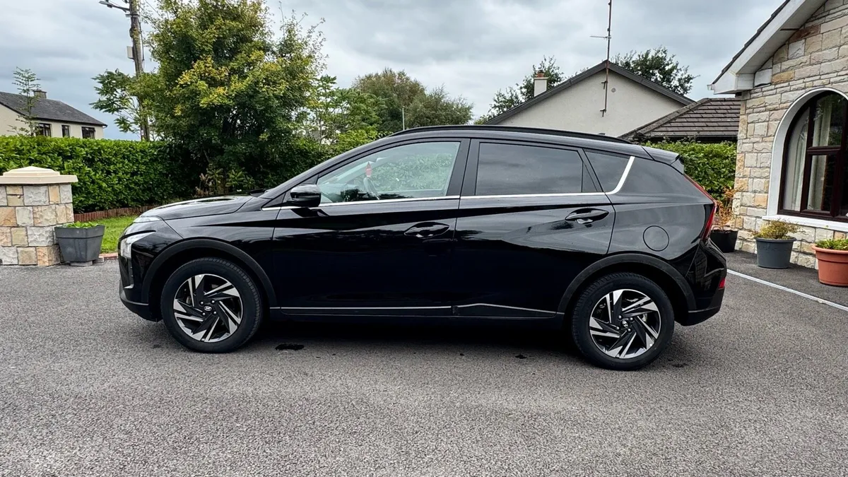 2023 HYUNDAI BAYON | AUTOMATIC, LOW KMS, MINT COND - Image 1