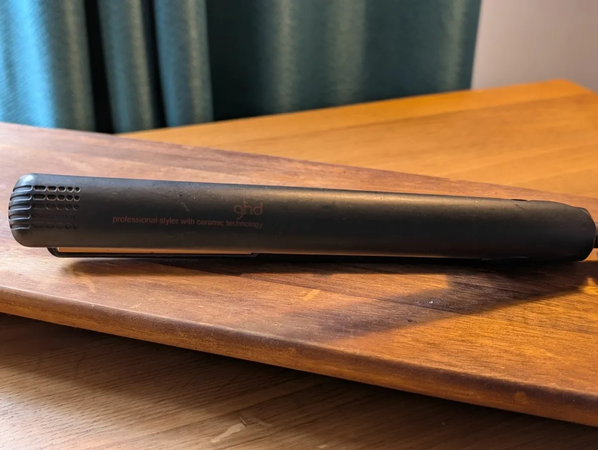 GHD 4.2B Hair Straightener – Excellent Condition - Image 1