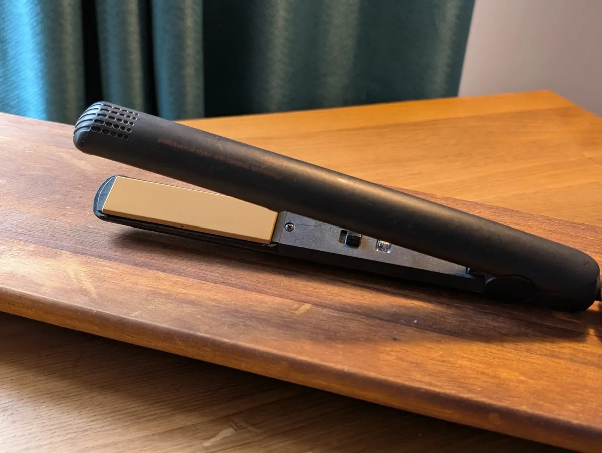 GHD 4.2B Hair Straightener – Excellent Condition - Image 2