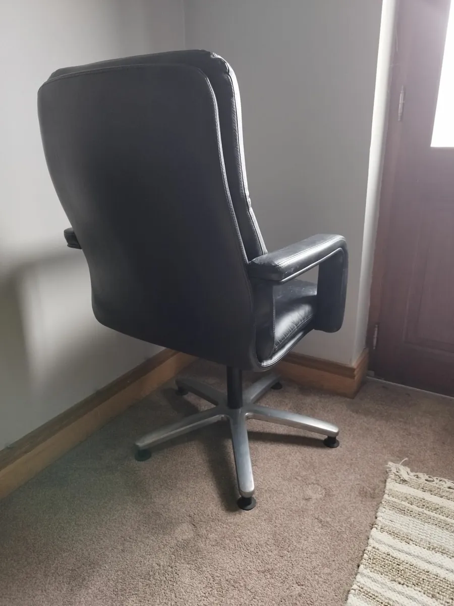 Desk chair - Image 2