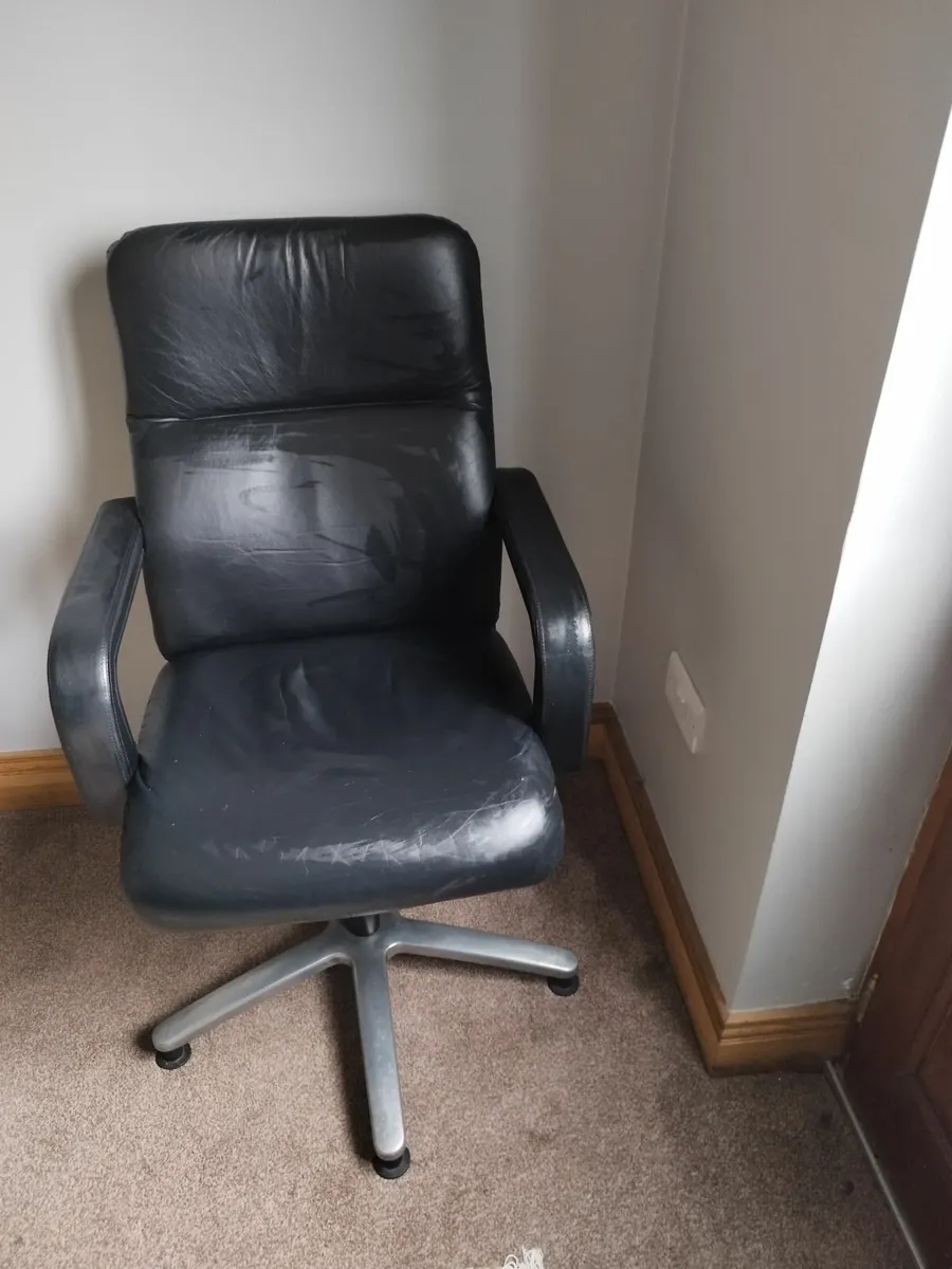 Desk chair - Image 3