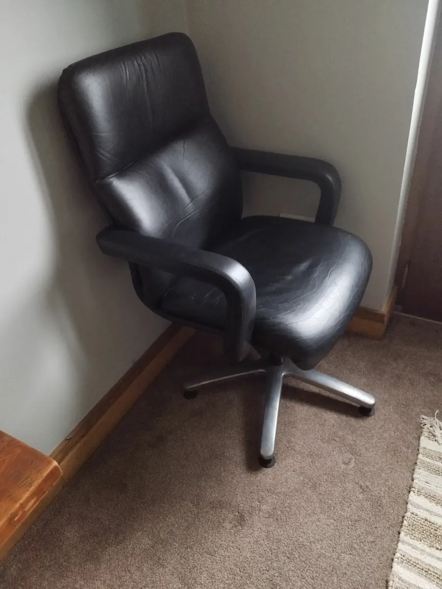 Desk chair - Image 4