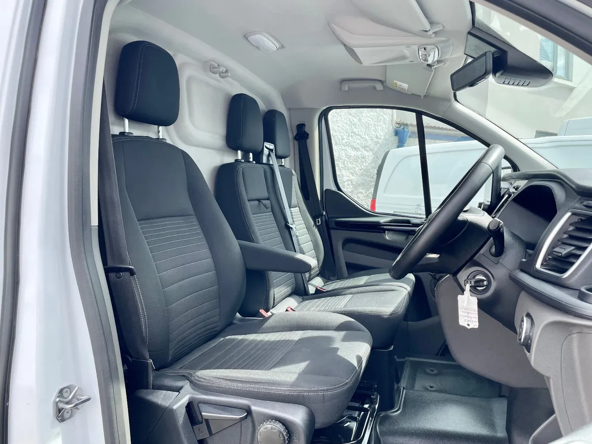 Ford Transit Custom  L2 Limited Edition 130PS,2023 - Image 4
