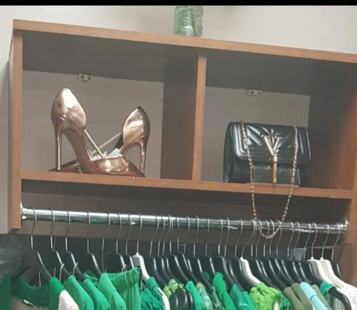 Clothes rails - Image 1