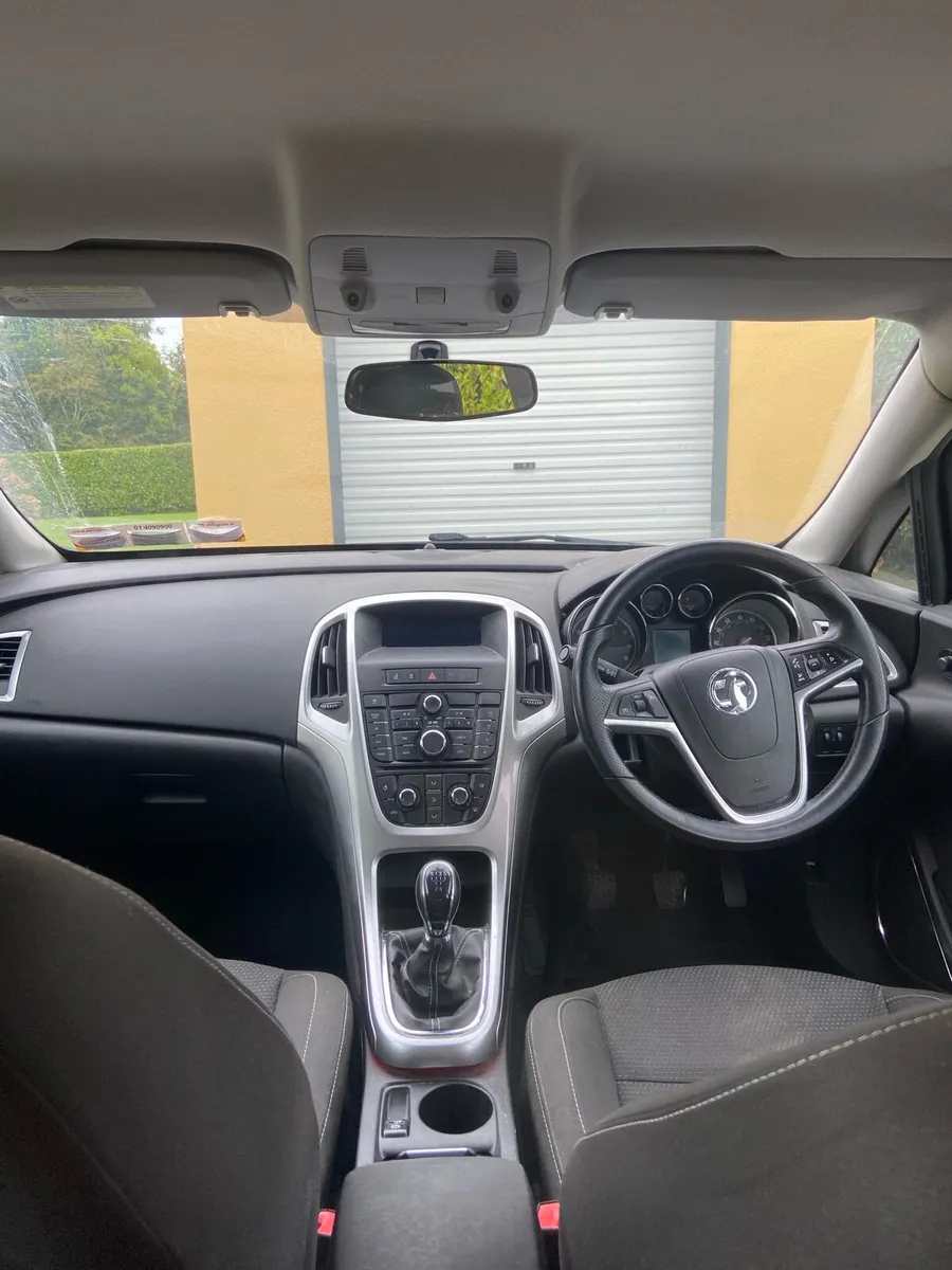 Vauxhall Astra SRI 1.6 Petrol - Image 4