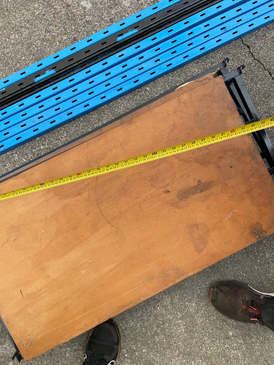 Shelf unit - Image 1