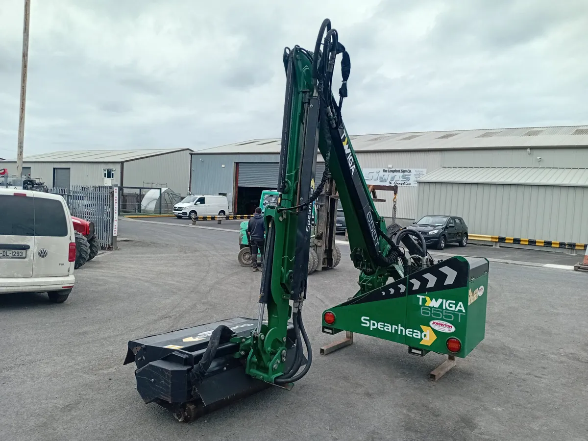 Spearhead Twiga 655T hedgecutter - Image 1