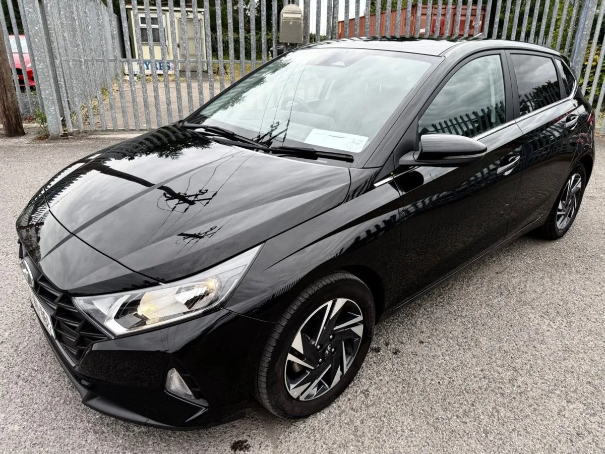 Hyundai i20 1.2i Deluxe Plus  just In low Kms - Image 3