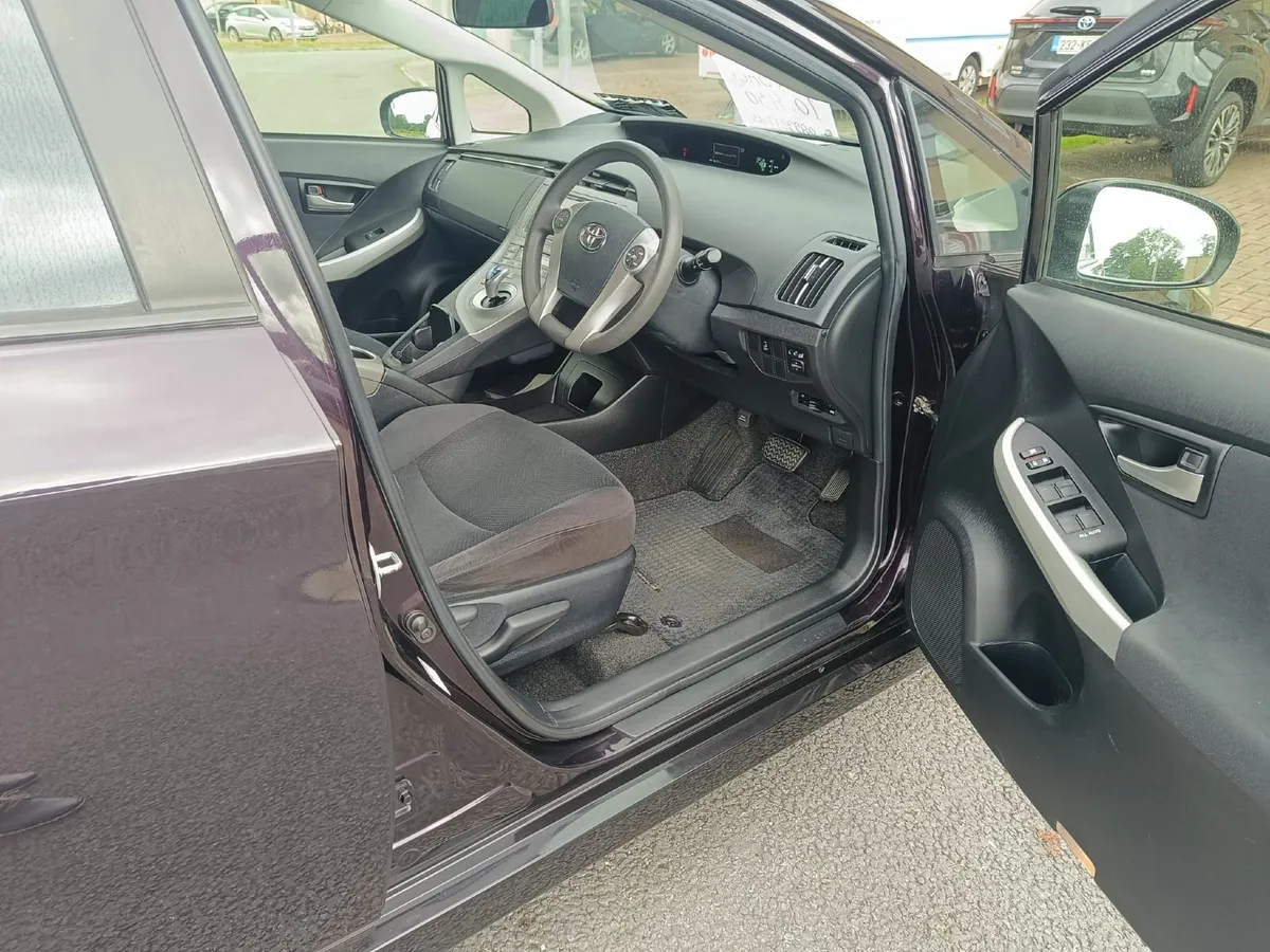 Toyota Prius 2014 - Image 1
