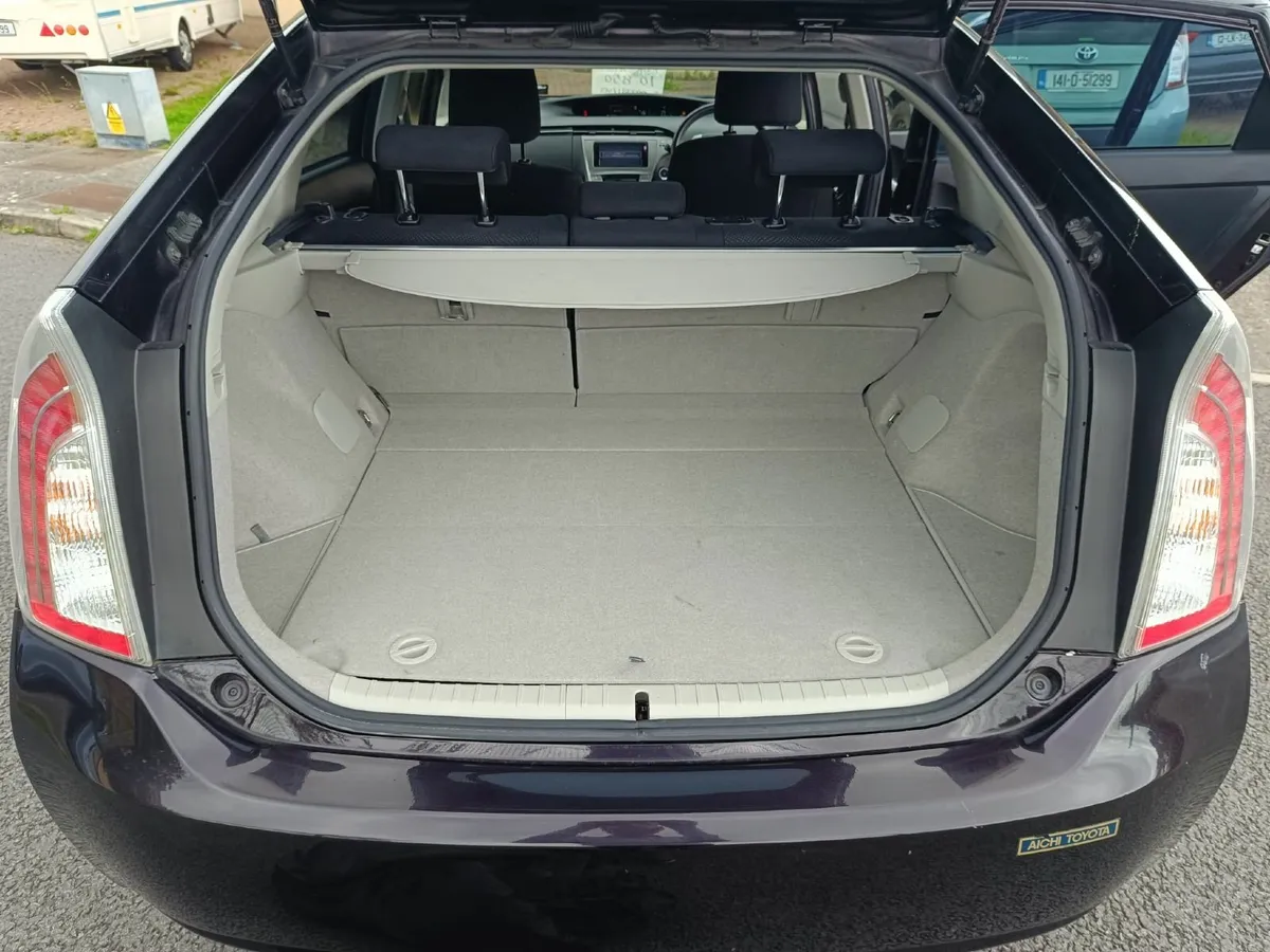 Toyota Prius 2014 - Image 2