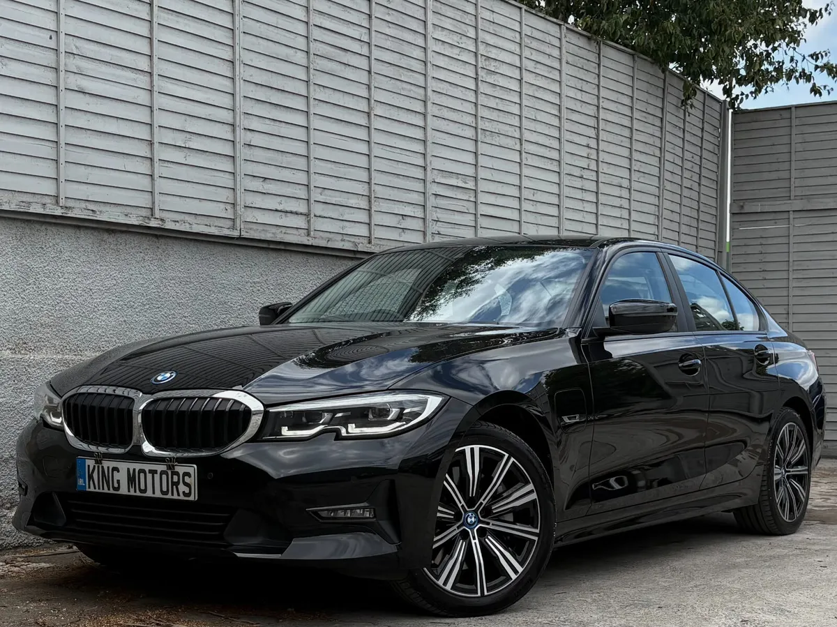 BMW 3-Series 2022 330e SE PRO / LEATHER - Image 4