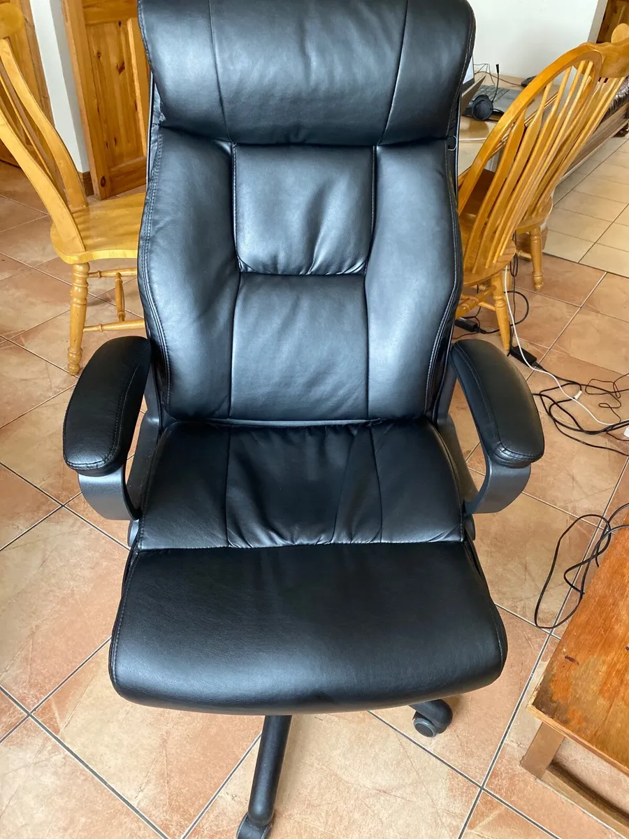 Office chair - Image 1