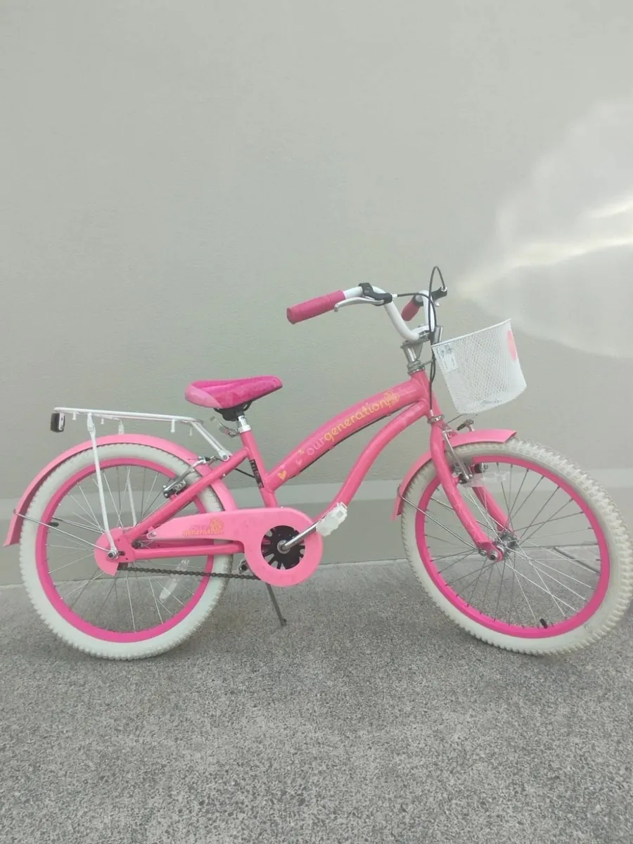 Girls  bike - Image 1