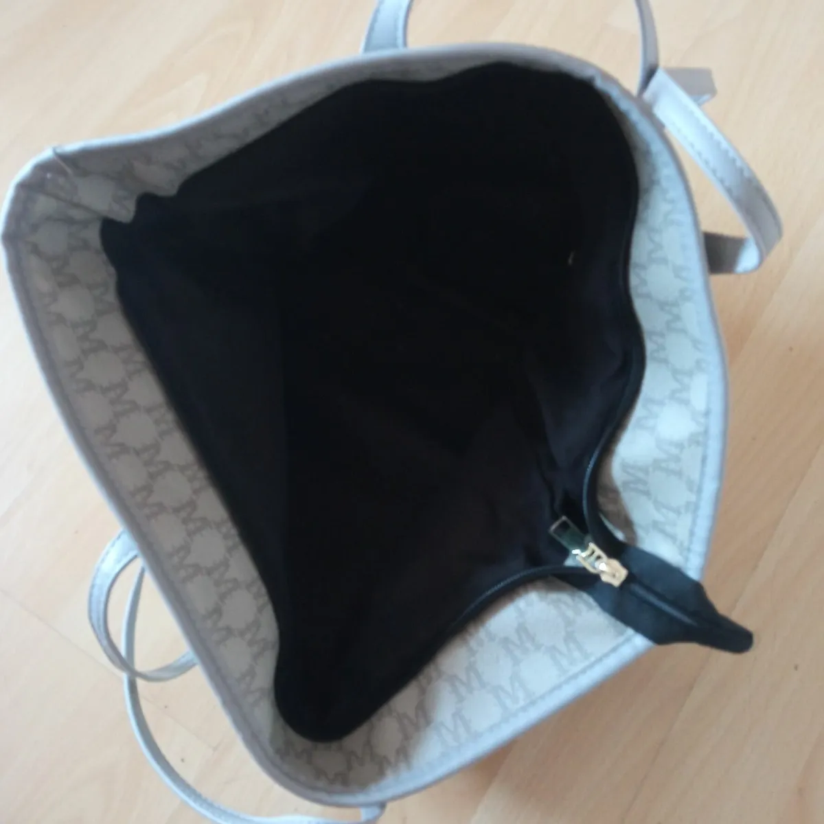 Ladies Handbag - Image 3