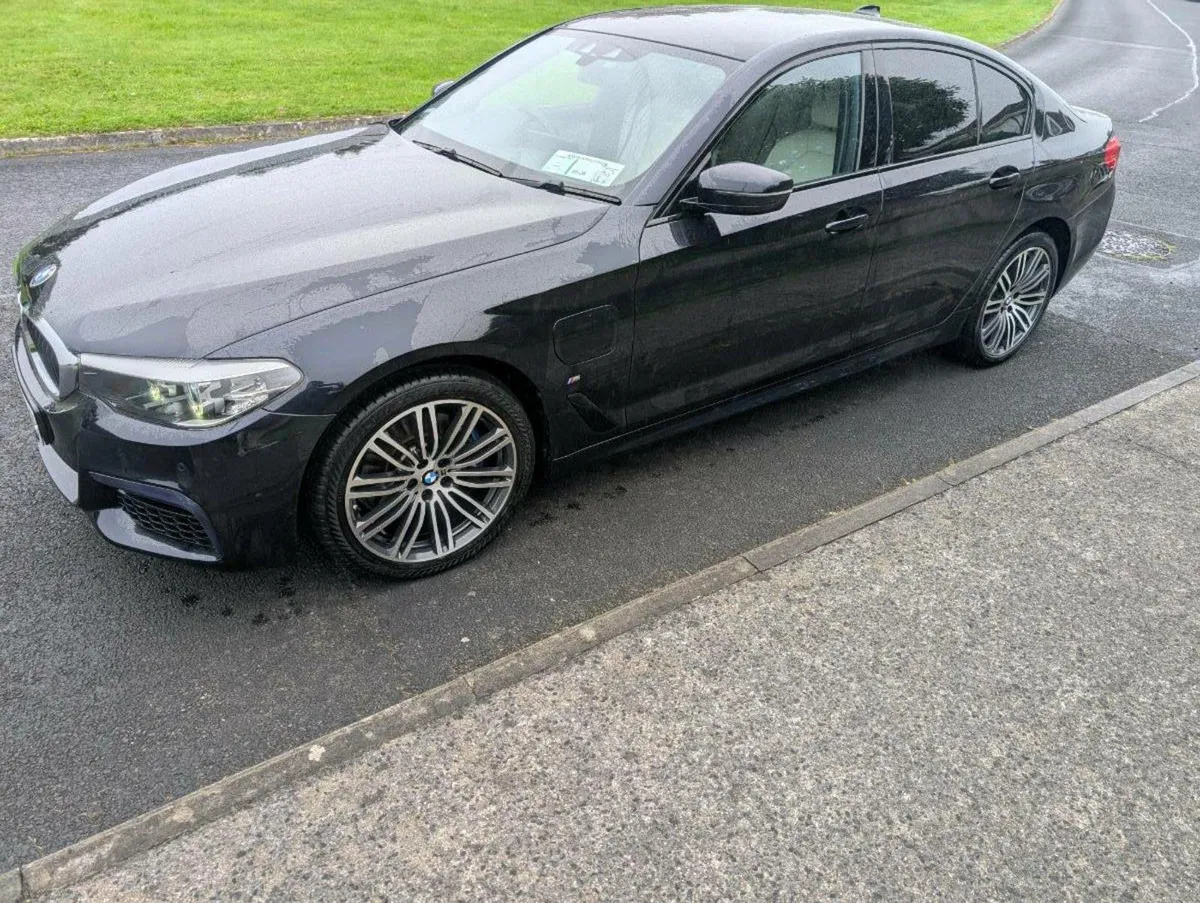 BMW 530e M-Sport Cream Interior - Image 2
