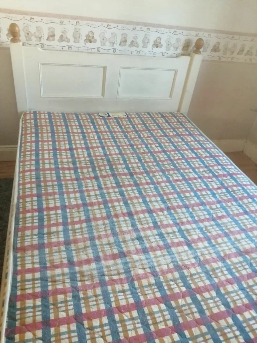 Double bed for collection