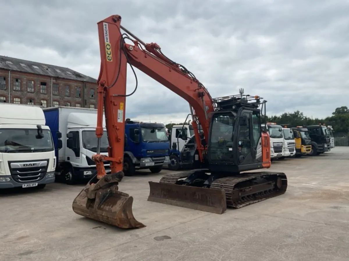 2020 Hitachi ZX135US-6-MN-BLX Tracked Excavator - Image 2