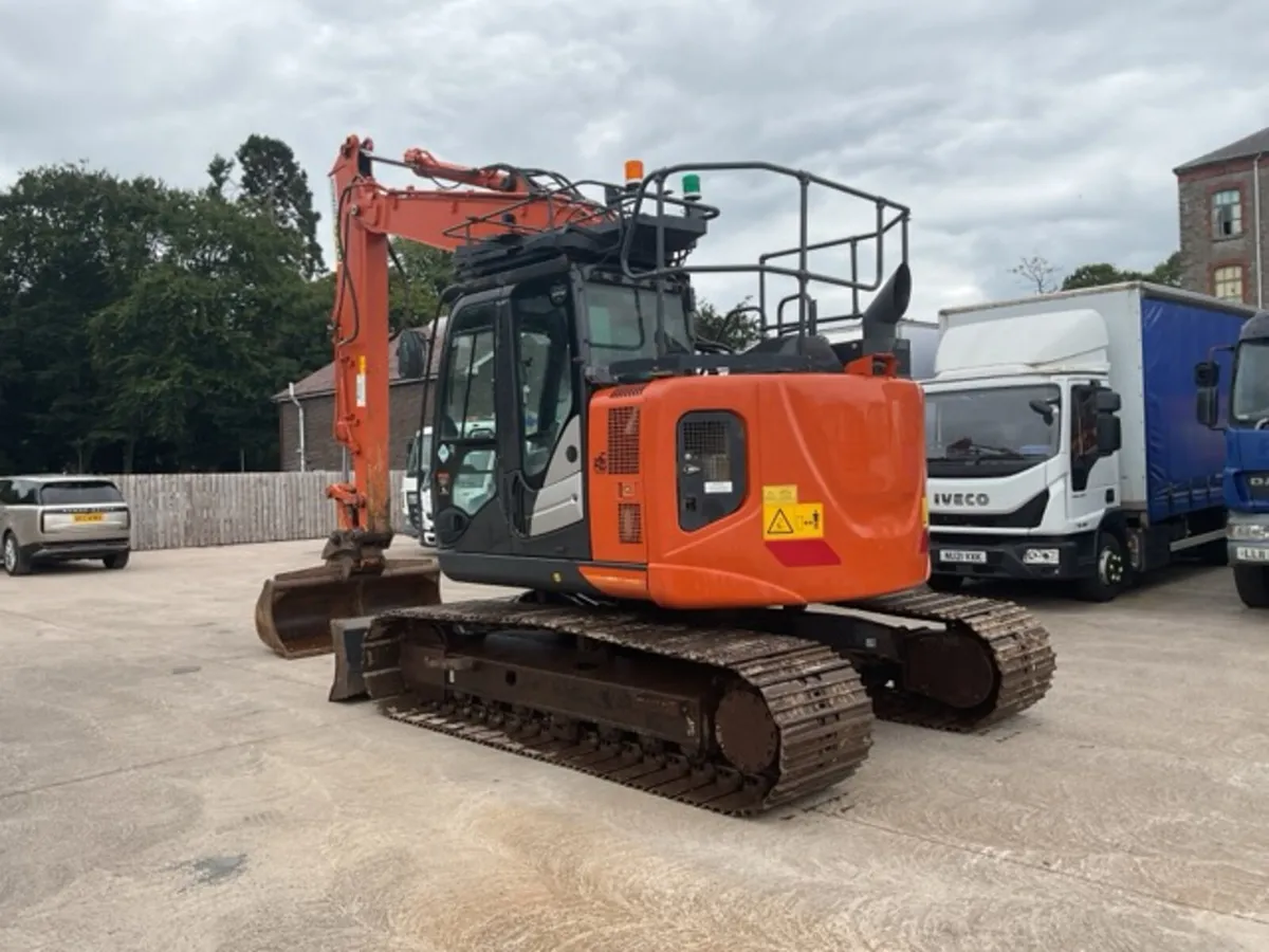 2020 Hitachi ZX135US-6-MN-BLX Tracked Excavator - Image 4