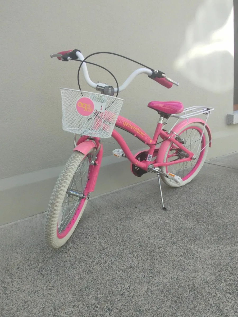 Girls  bike - Image 2
