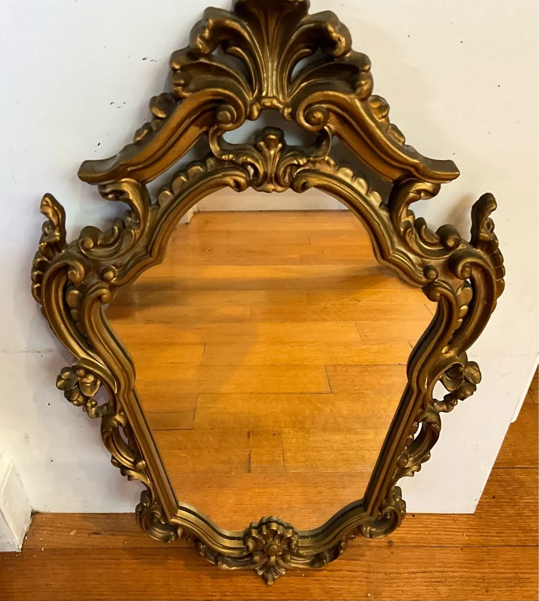 Vintage Italian Baroque Mirror in Gilted Resin - Image 2