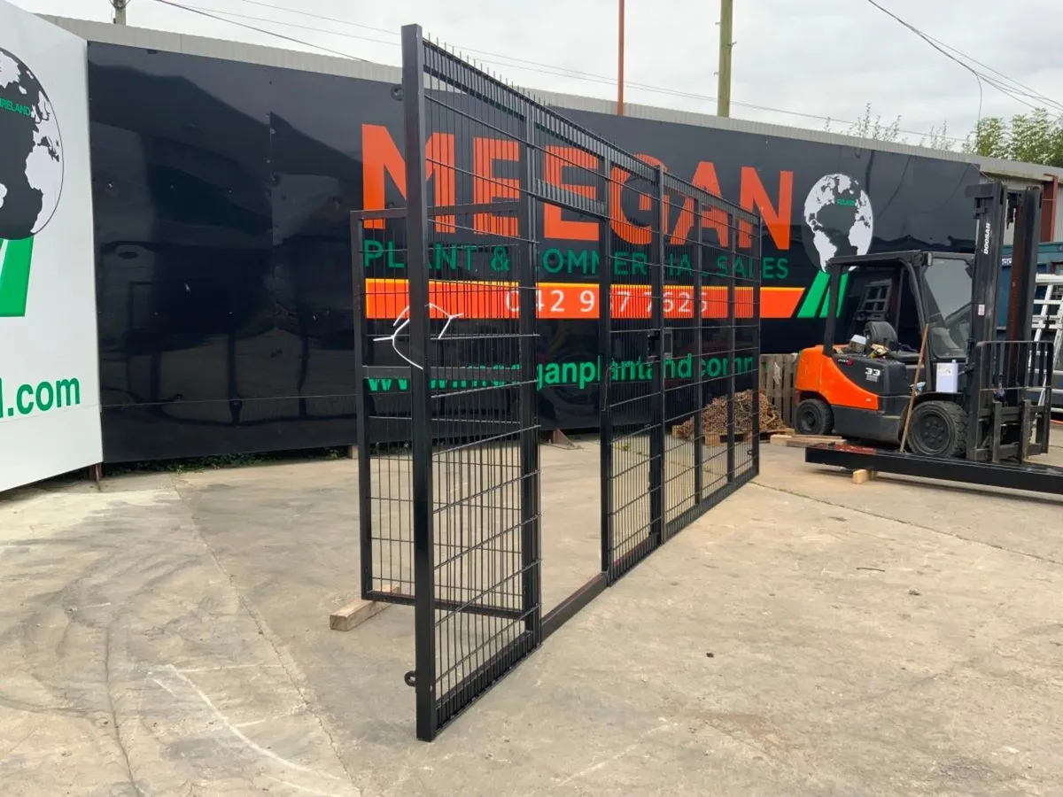 20ft SITE / YARD ENTRANCE GATES & POSTS.....225m - Image 4
