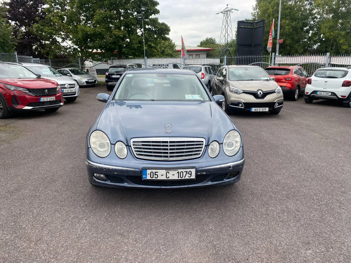 Mercedes-Benz E-Class 2005 - Image 3