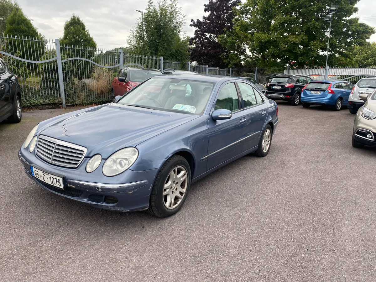 Mercedes-Benz E-Class 2005 - Image 4