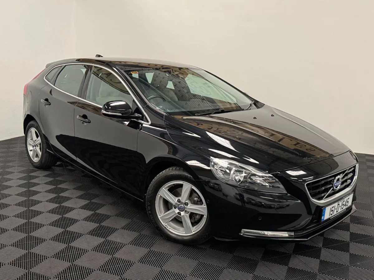 2015 Volvo V40 1.6 only 83km (warranty ) - Image 2
