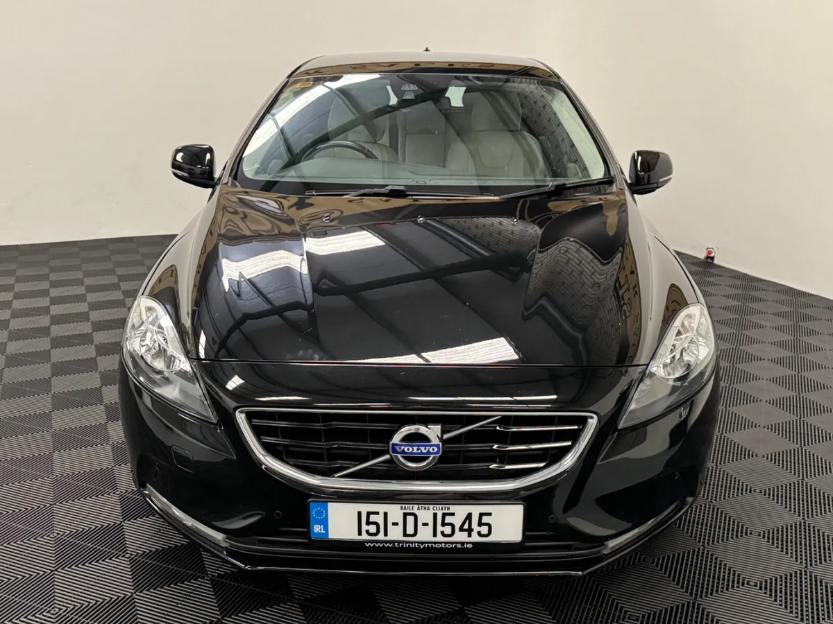 2015 Volvo V40 1.6 only 83km (warranty ) - Image 4
