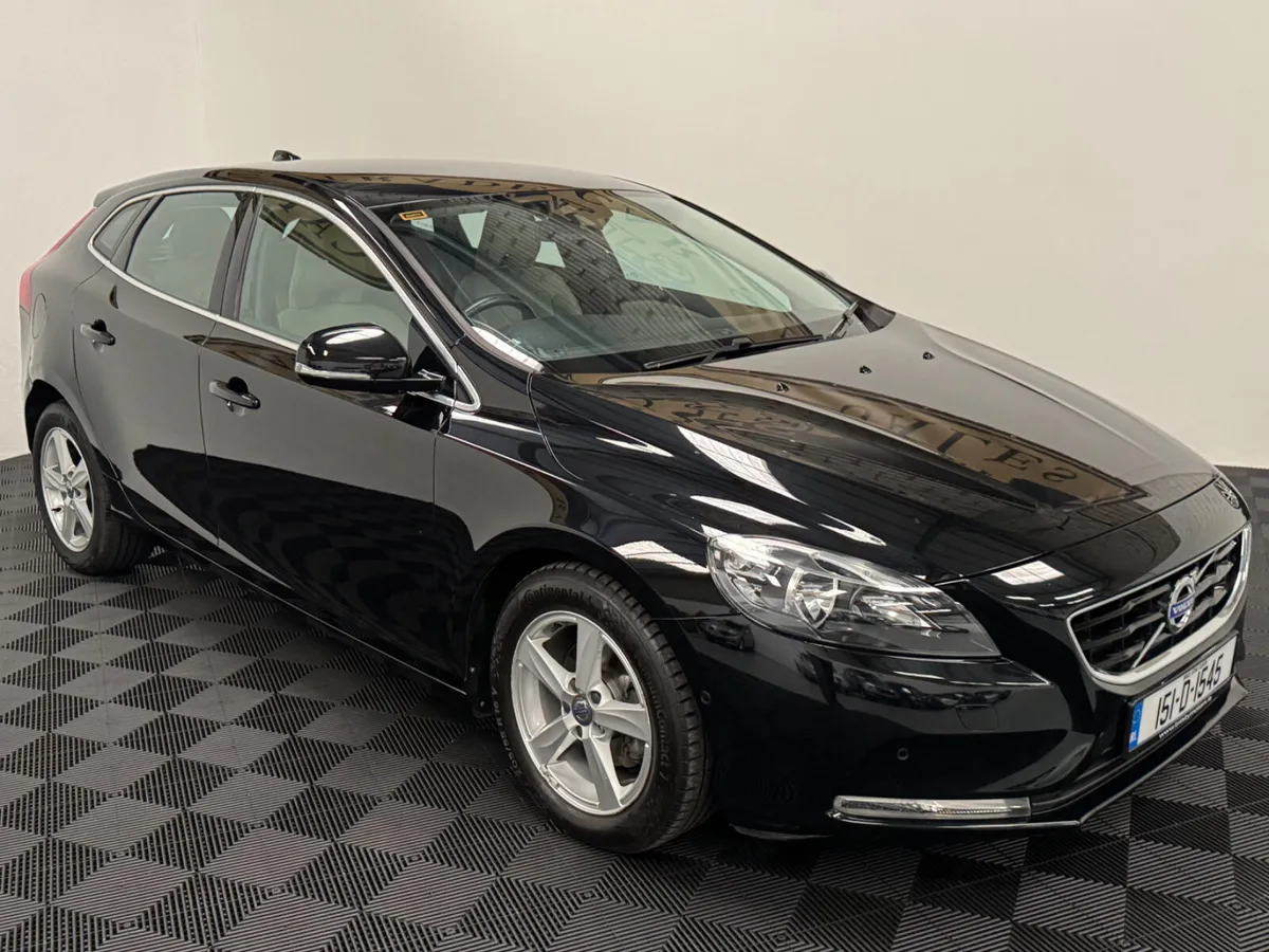 2015 Volvo V40 1.6 only 83km (warranty ) - Image 3
