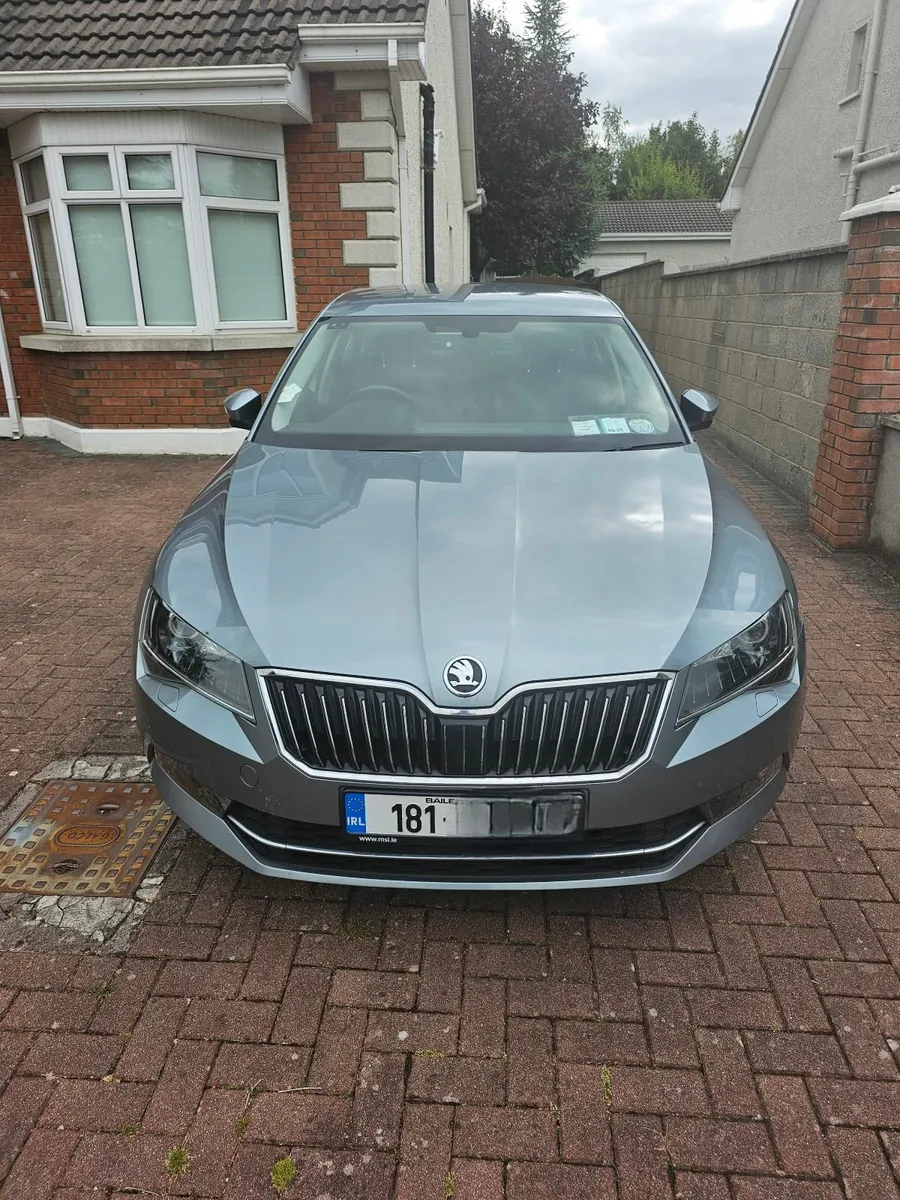 Skoda Superb 2018 - Image 2