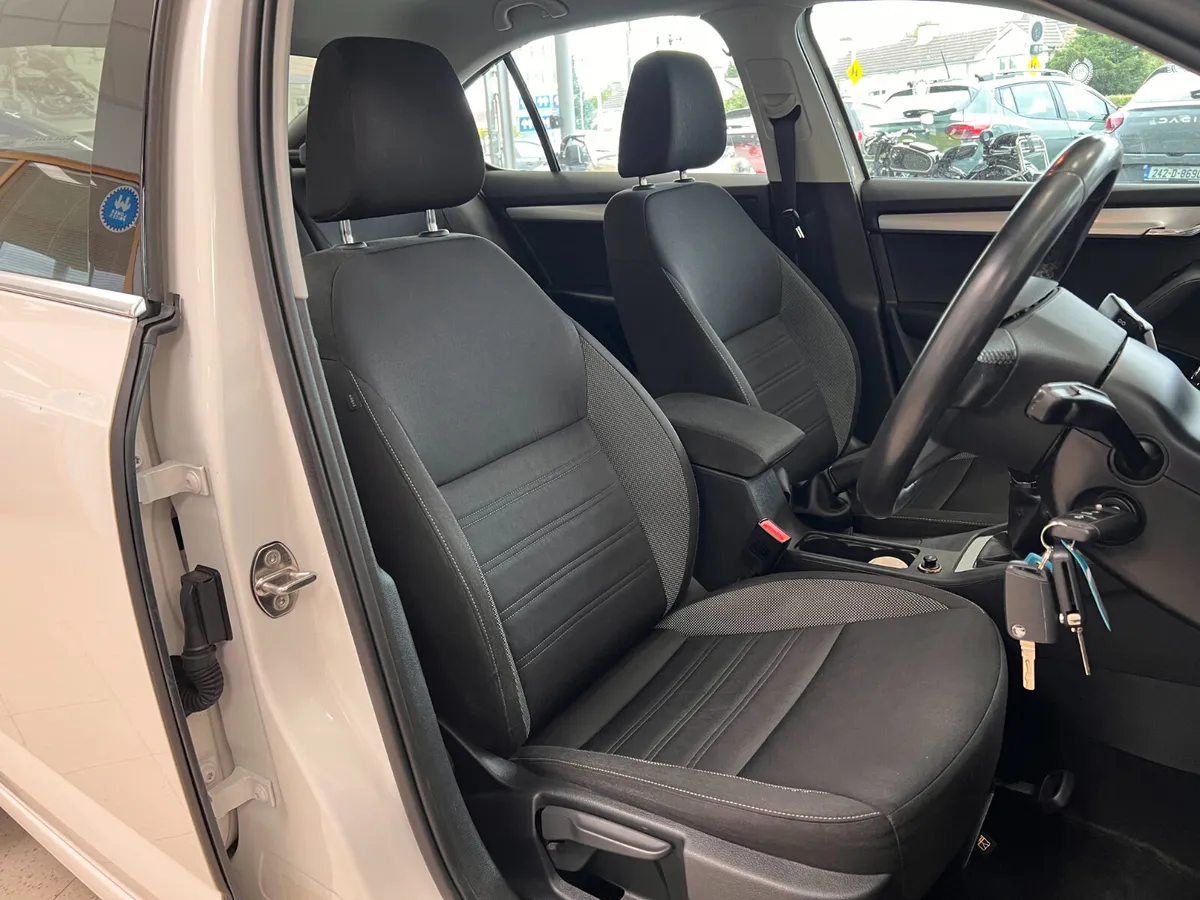 1.6 TDI SE TECHNOLOGY 115PS 5DR **Finance Arranged - Image 4