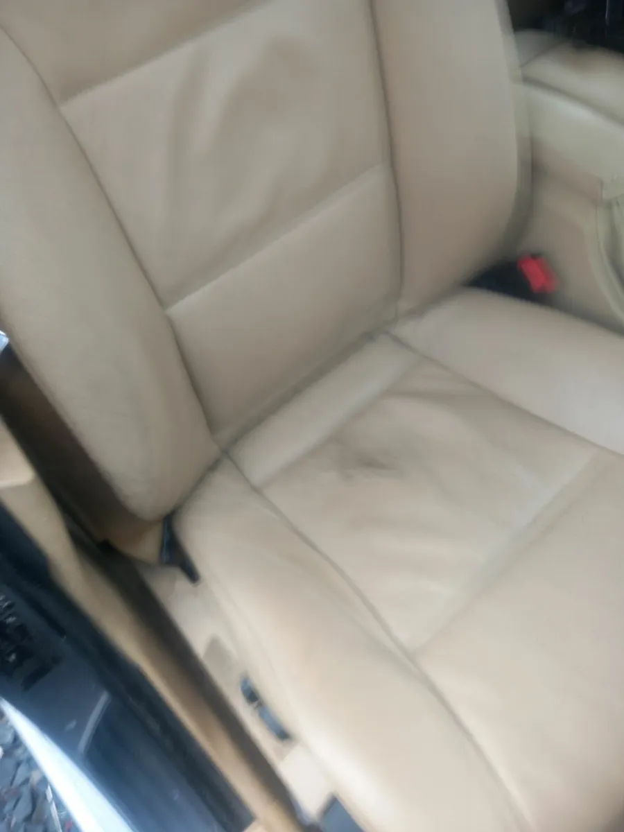 Car - Image 4