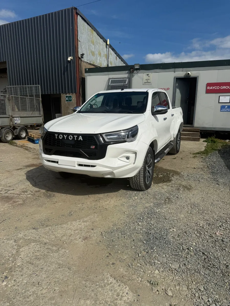 2019 TOYOTA HILUX GR INVINCIBLE - Image 4