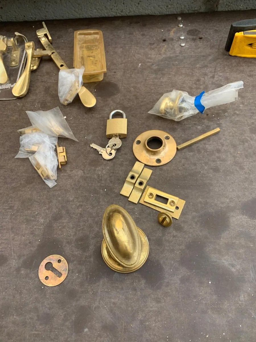 Brass bits - Image 1