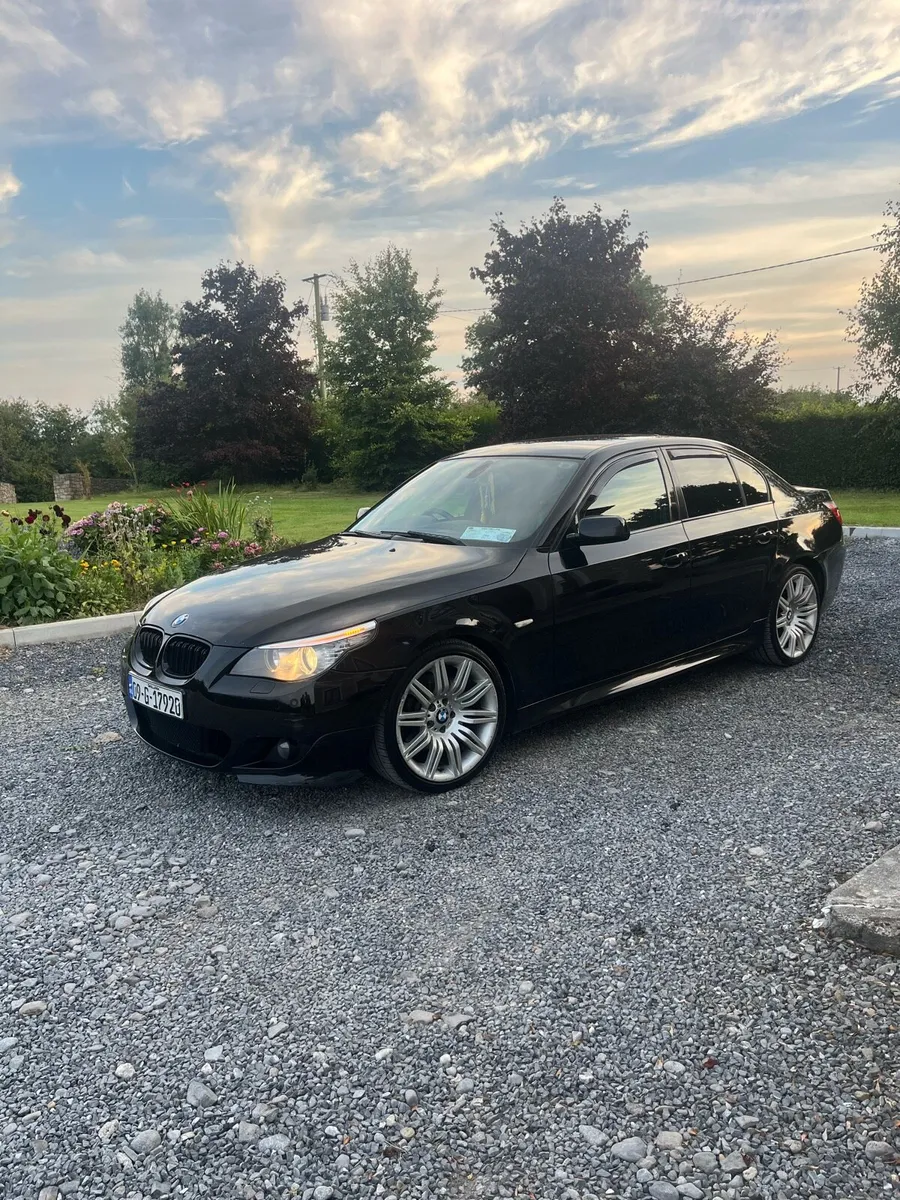 BMW 5-Series - Image 1